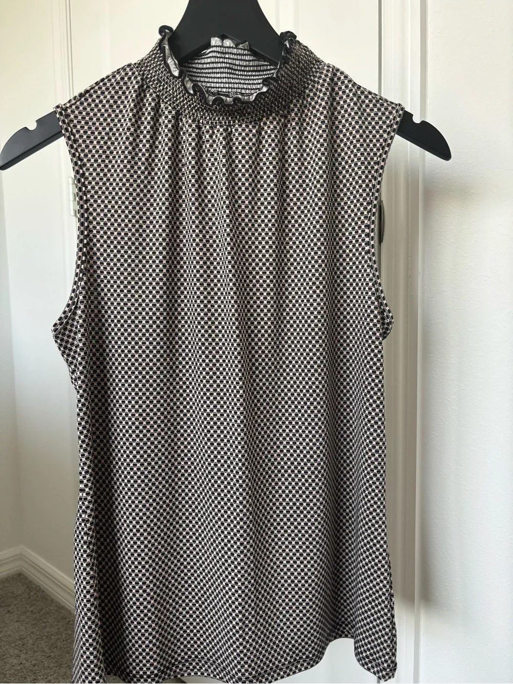 Espresso Sleeveless Smocked Ruffle Neck Camisole - Black/Tan